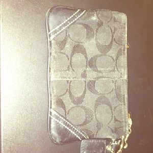 coach wrist wallet